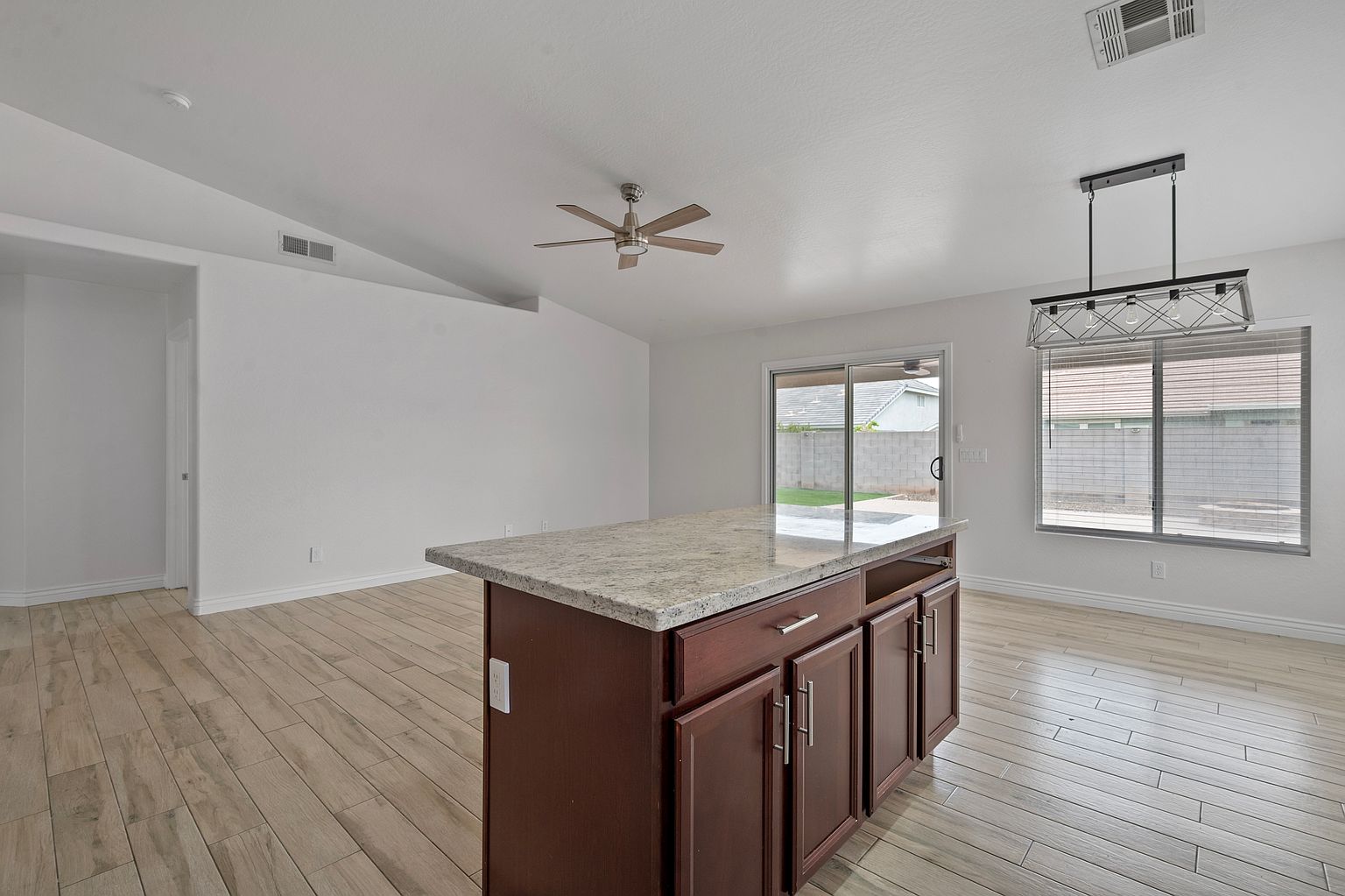 3746 E Magnus Cir San Tan Valley, AZ 85140 photo 4