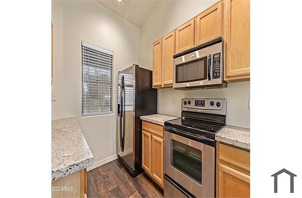 35996 W Velazquez Dr photo 3