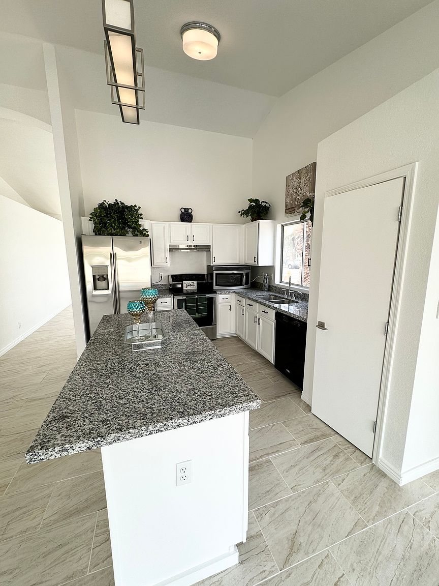 13306 E Cindy St photo 4