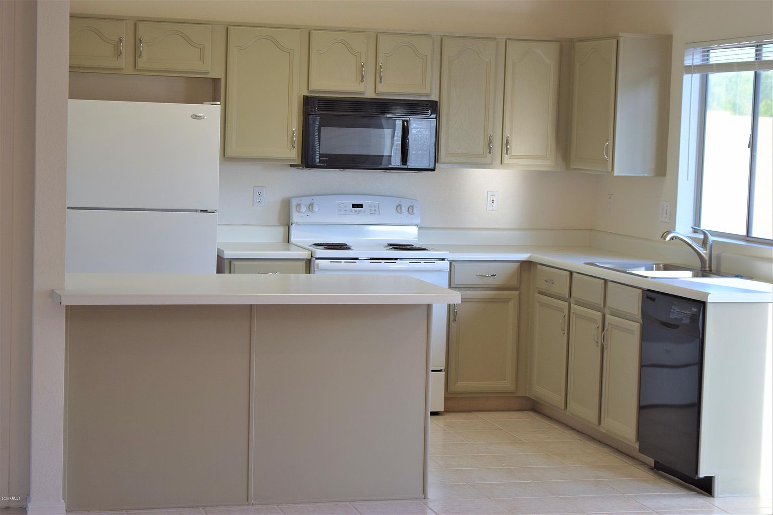 13323 E Butler St Chandler, AZ 85225 photo 2