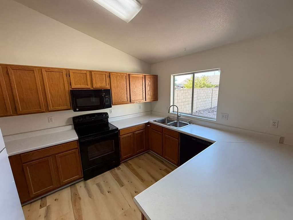 13310 E Butler St photo 3