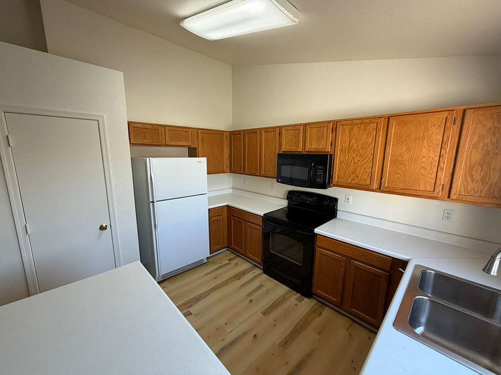 13310 E Butler St photo 4