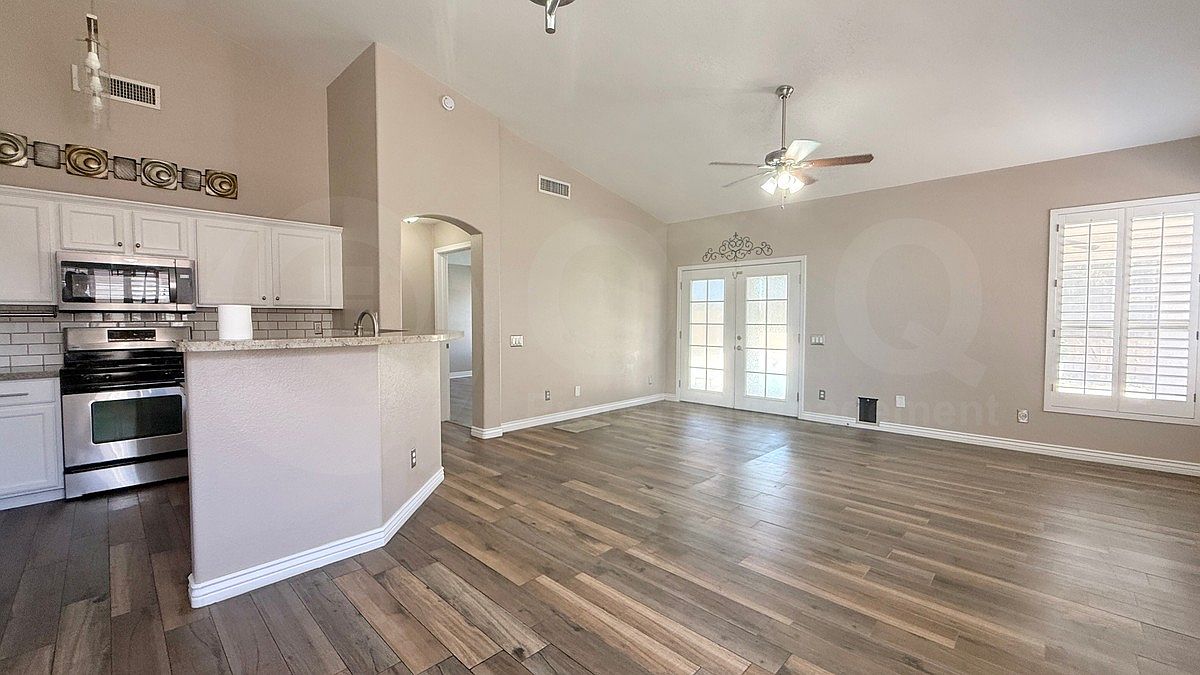 1292 W Morelos St photo 3