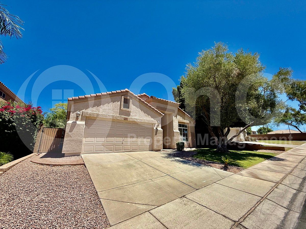 826 W Carob Dr Chandler, AZ 85248 photo 2