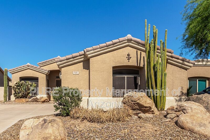 737 S Sycamore Pl Chandler, AZ 85224 photo 4