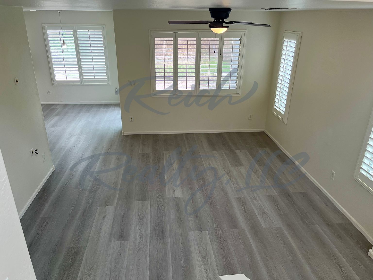 659 E Jeanne Ln photo 4