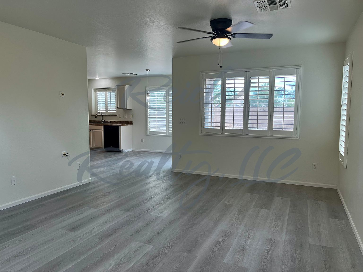 659 E Jeanne Ln photo 5