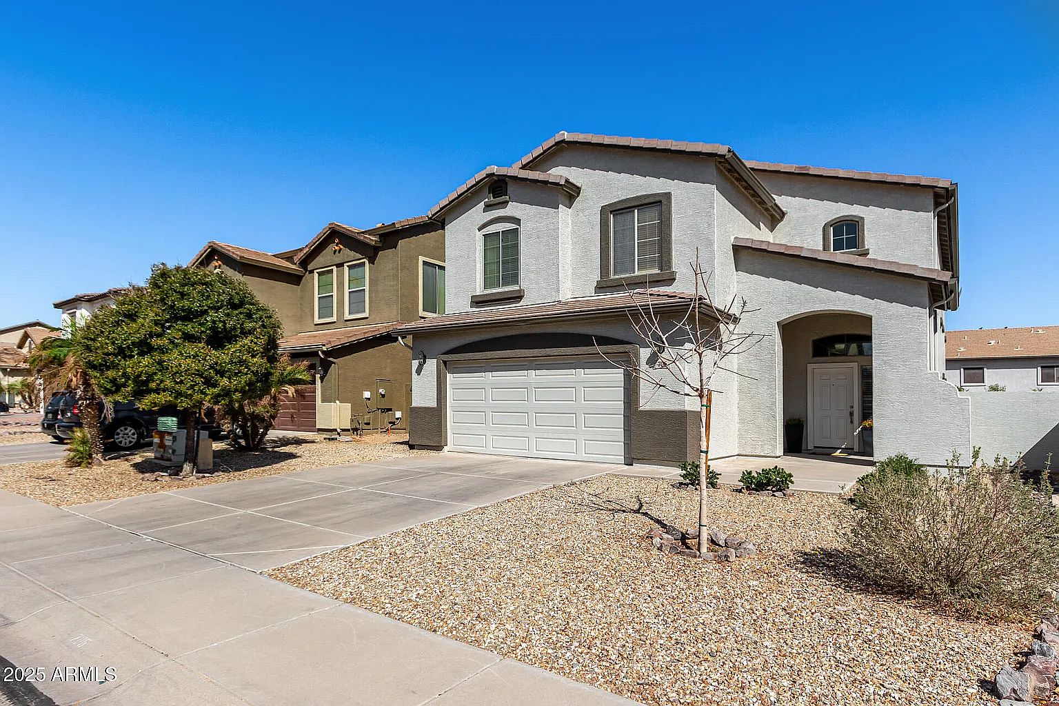 706 W Green Tree Dr photo 3