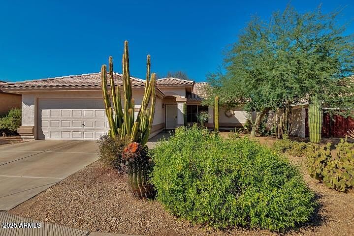 1712 W Sparrow Dr