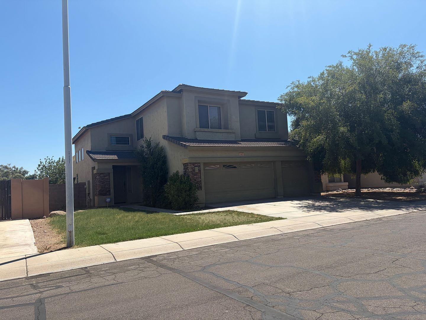 1463 W Bluejay Dr photo 2