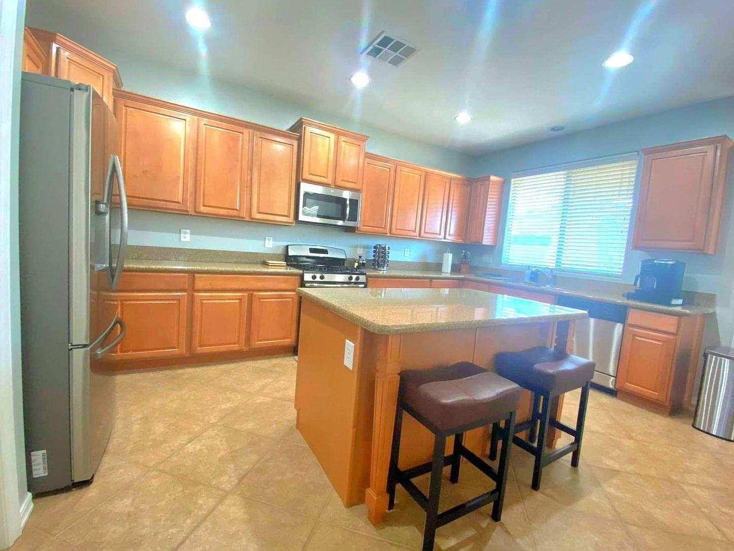 193 E Bahamas Dr photo 5