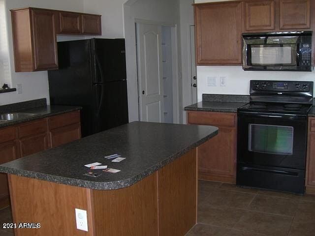 73 W Castle Rock Rd photo 2