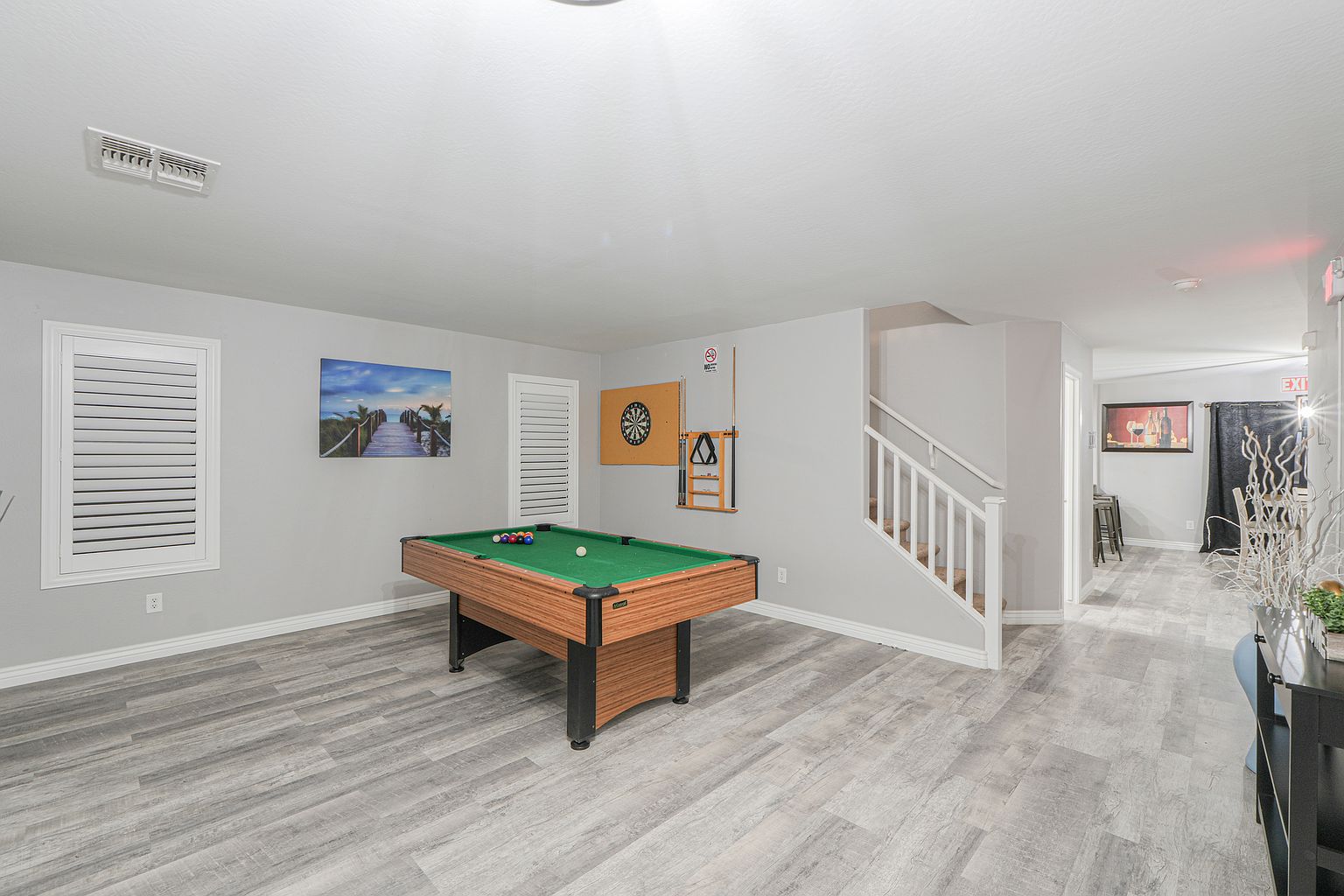 1235 W Castle Dr photo 2
