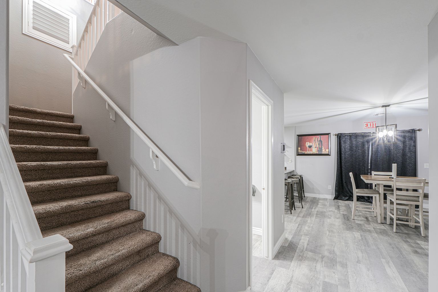 1235 W Castle Dr photo 5