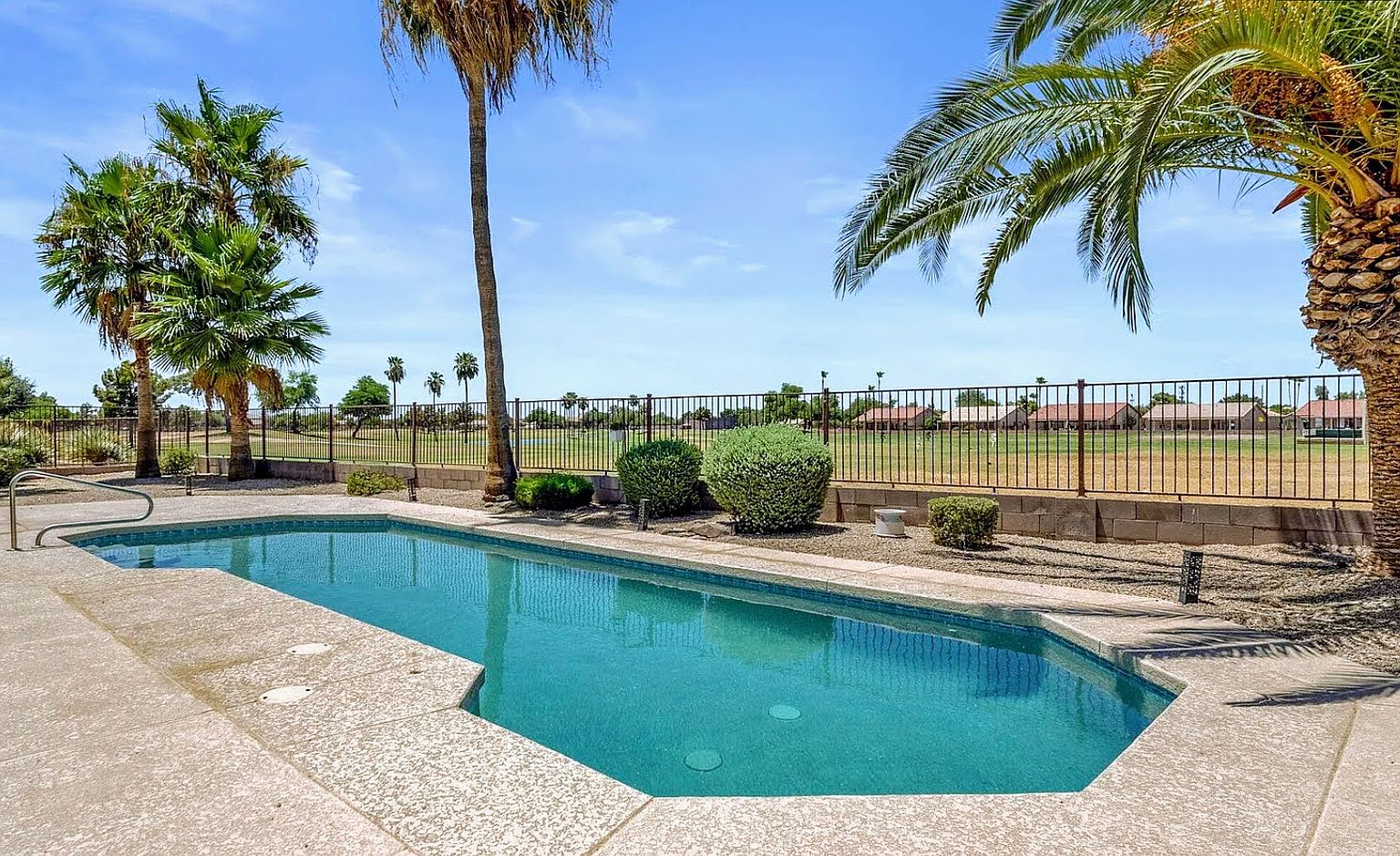 1264 E Waterview Pl photo 3
