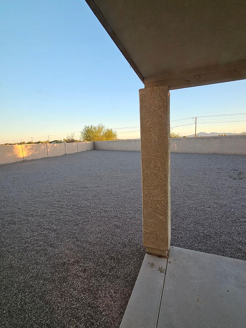 42701 W Martie Lynn Rd photo 4