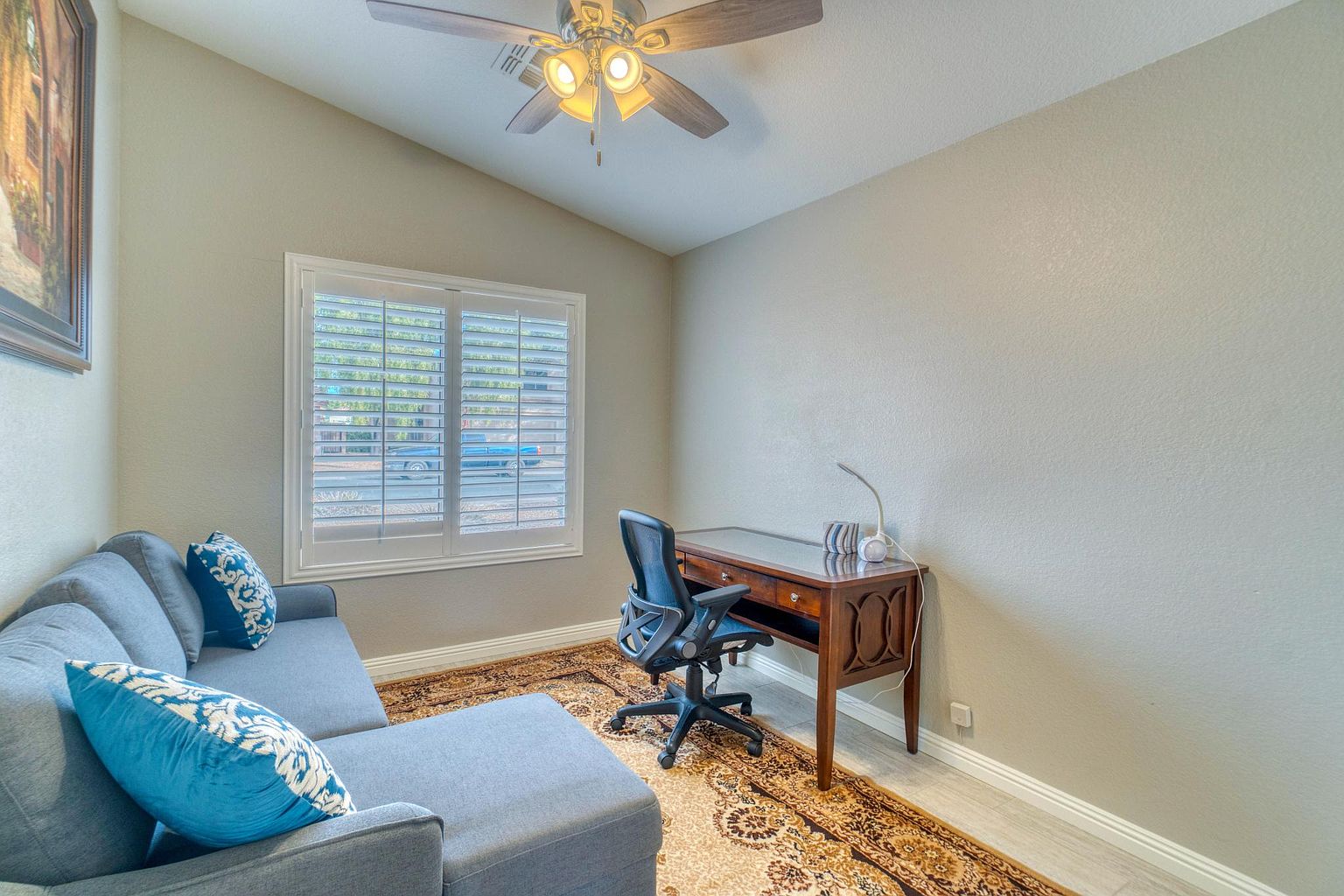 3145 E Desert Ln photo 5
