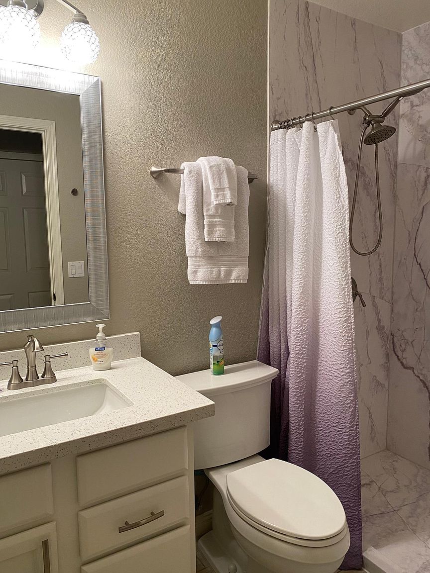 3145 E Desert Ln photo 3