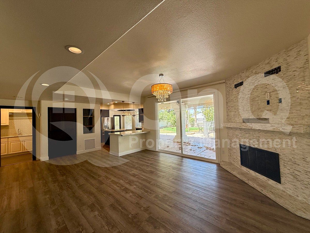 1298 N Regatta Dr photo 4