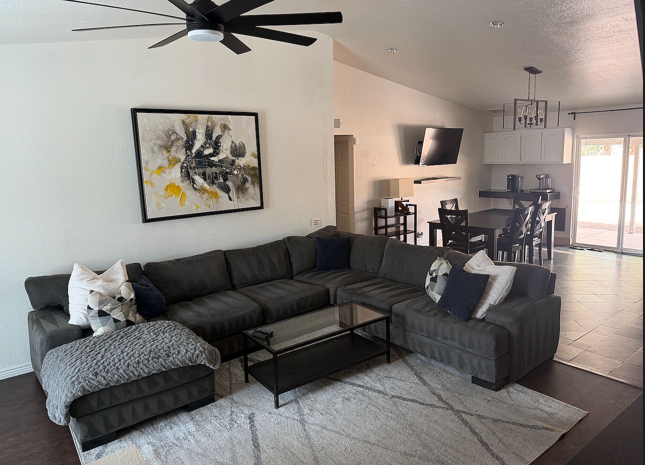112 E San Pedro Ct photo 2