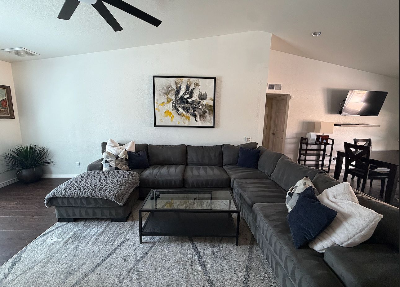 112 E San Pedro Ct photo 3