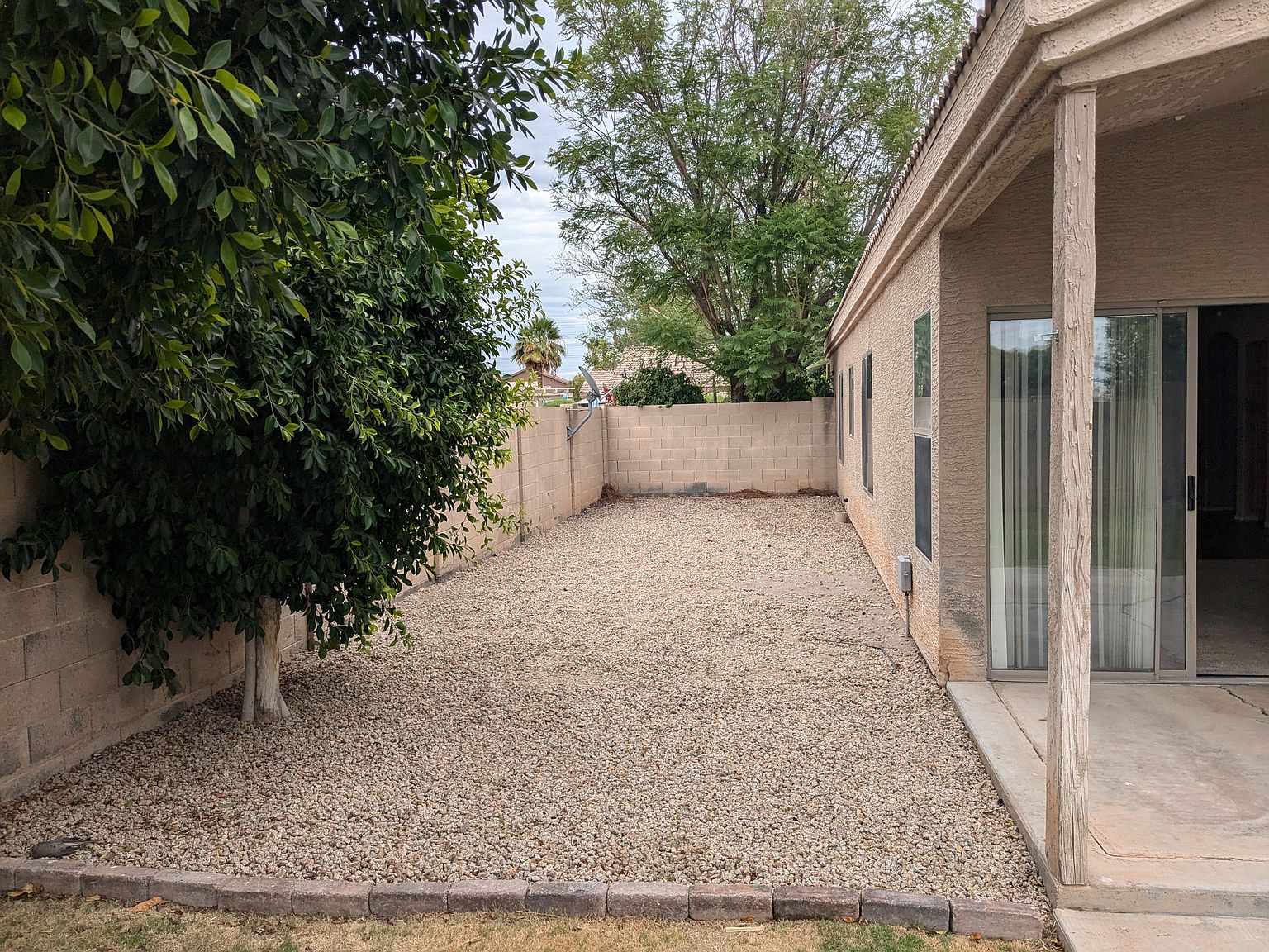 610 S Voyager Dr photo 4