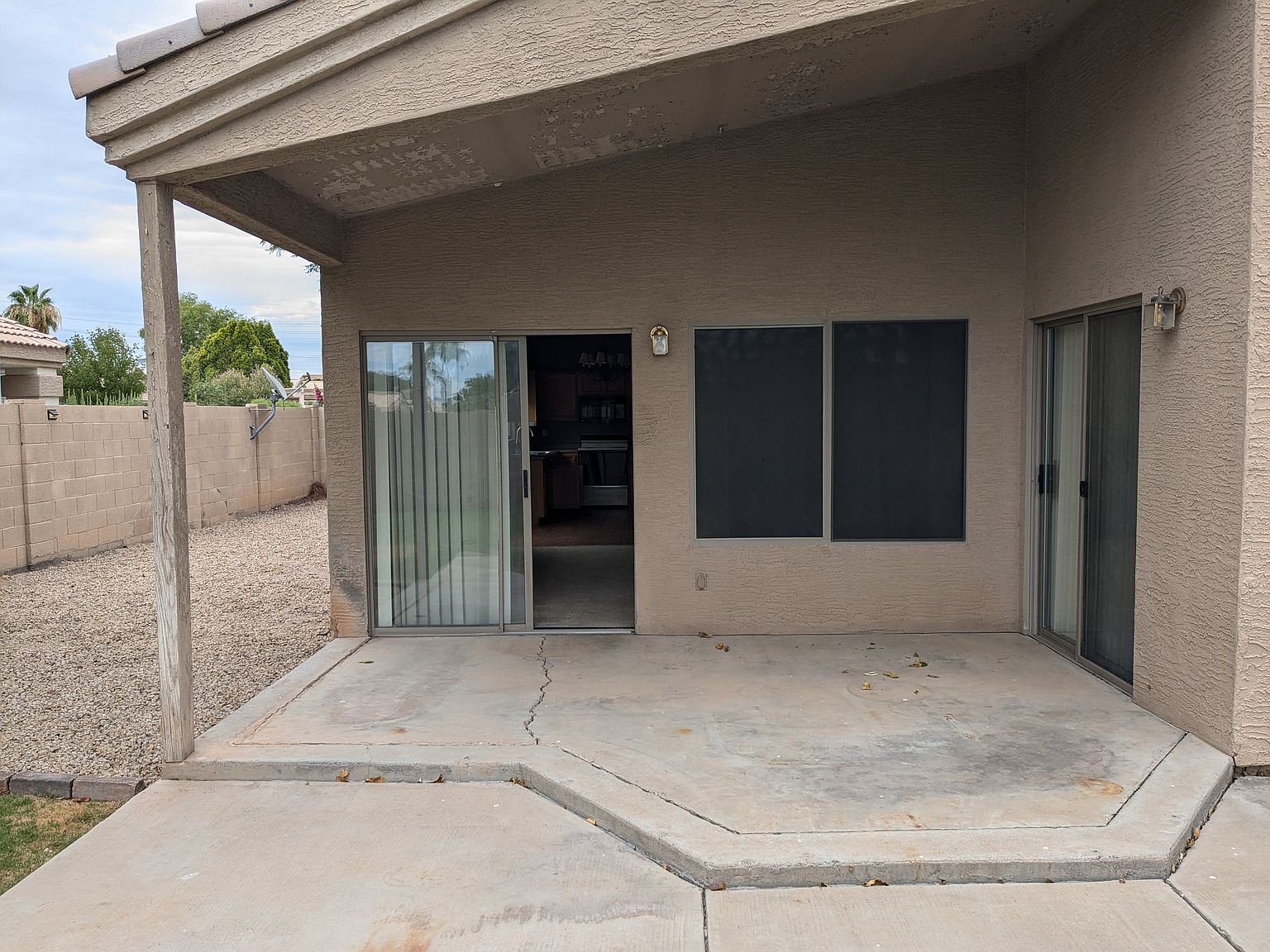 610 S Voyager Dr photo 3