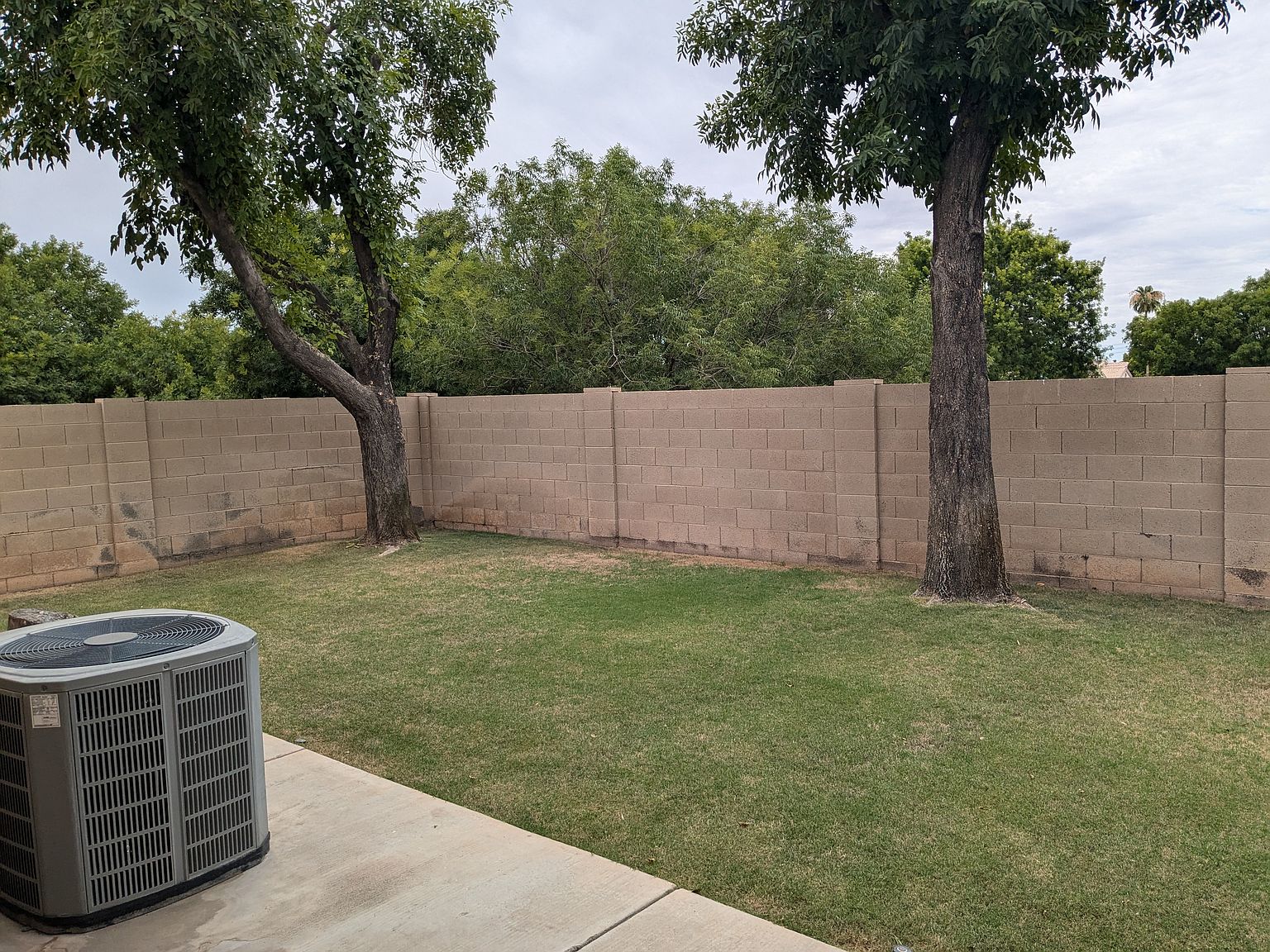 610 S Voyager Dr photo 2