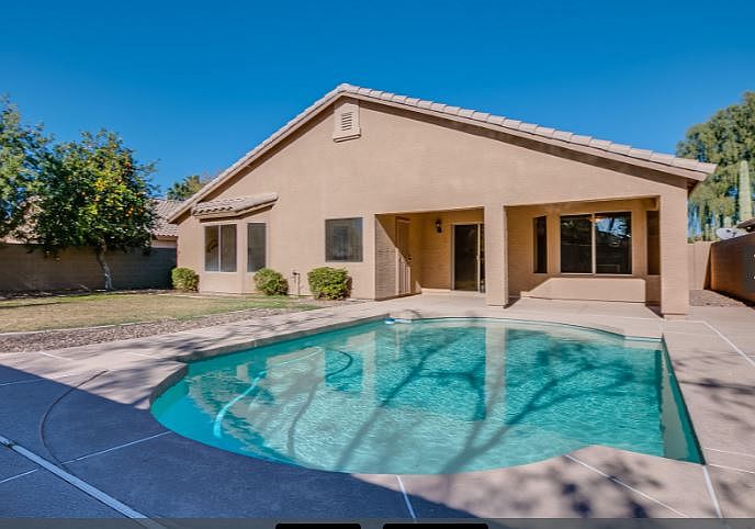 2253 E Robin Ln photo 2