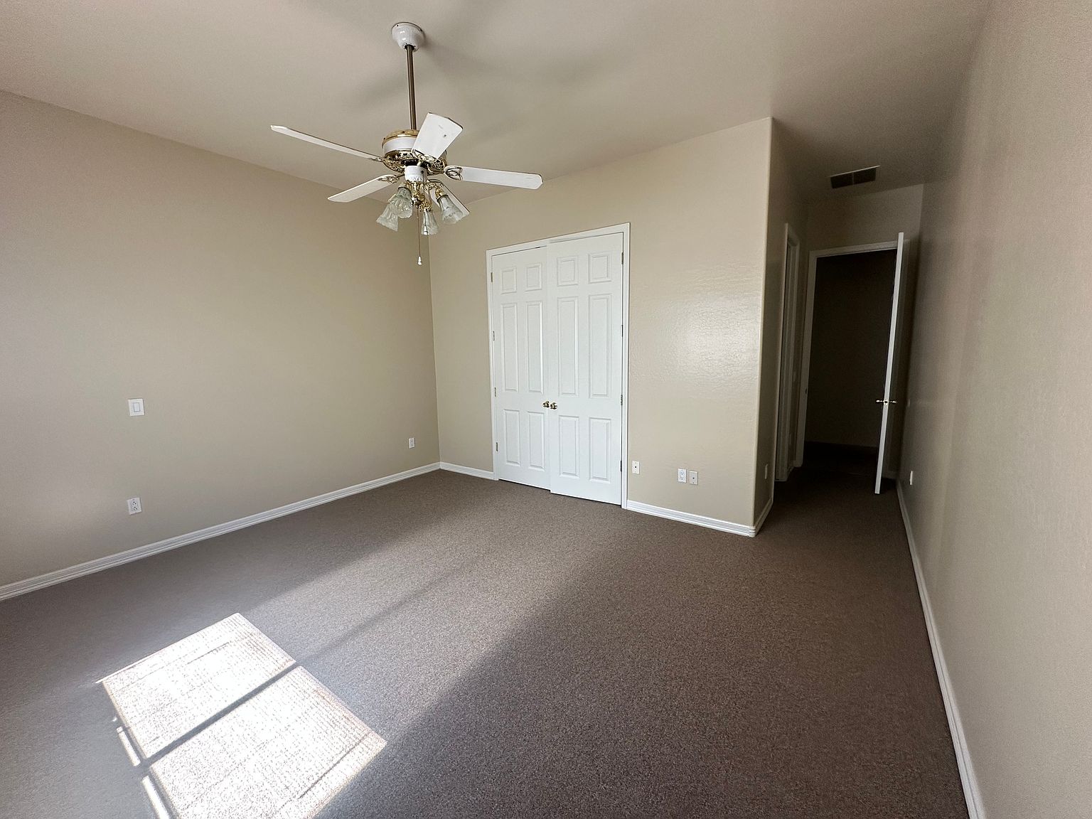 2828 E Roeser Rd photo 5