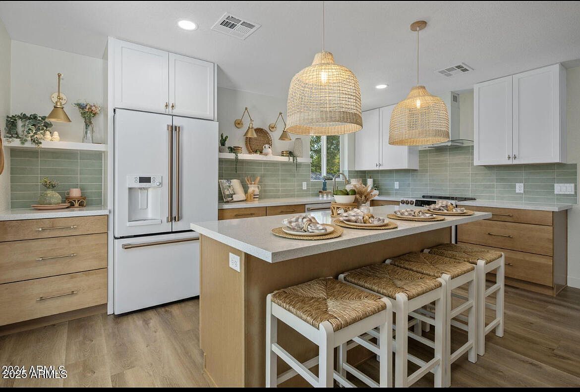 626 E PALOMINO Drive photo 3