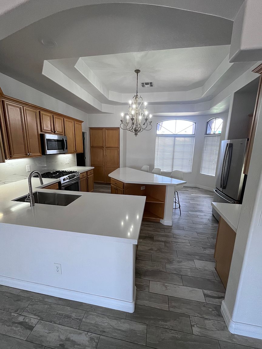221 E Arabian Dr photo 3