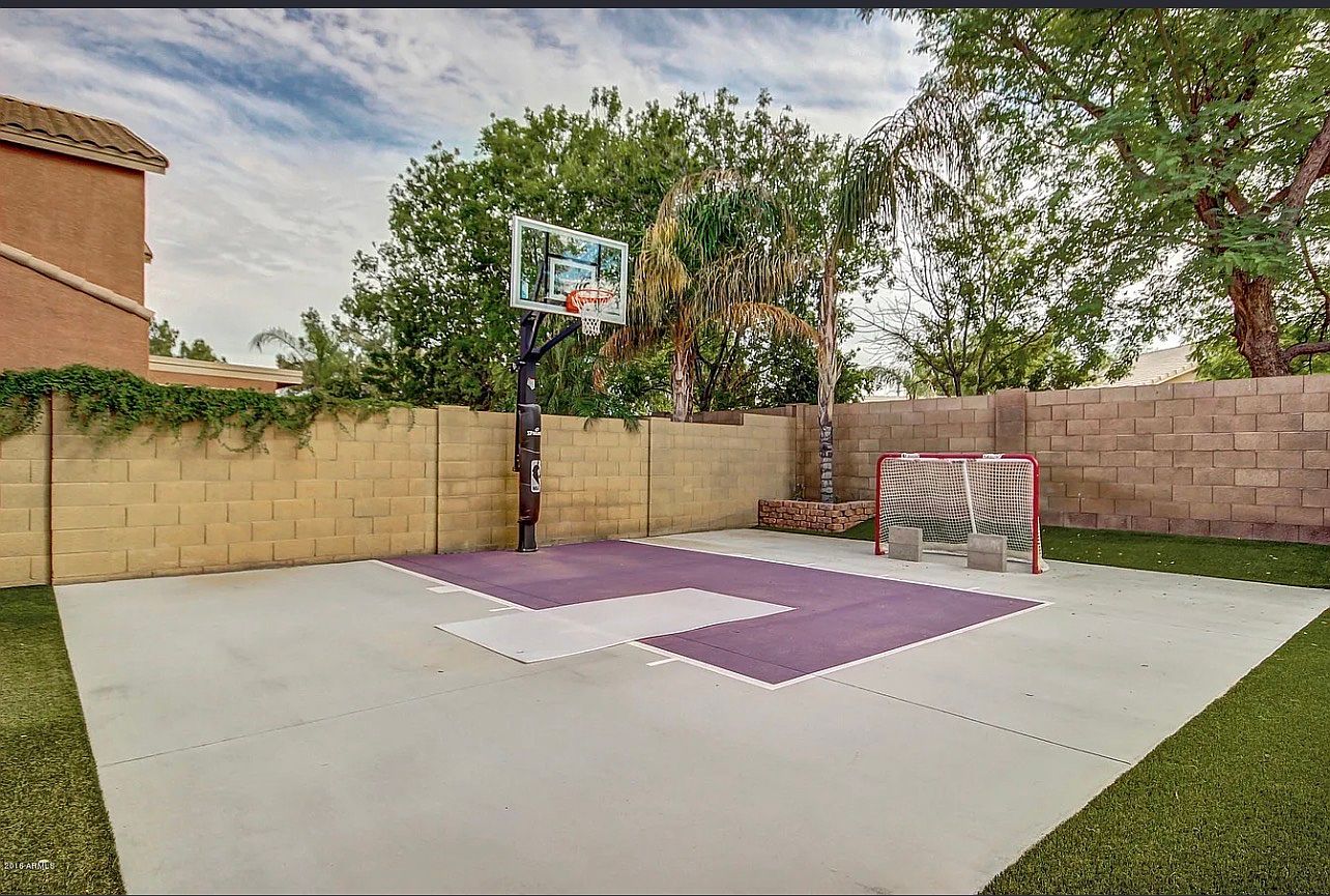 669 E Betsy Ln photo 5
