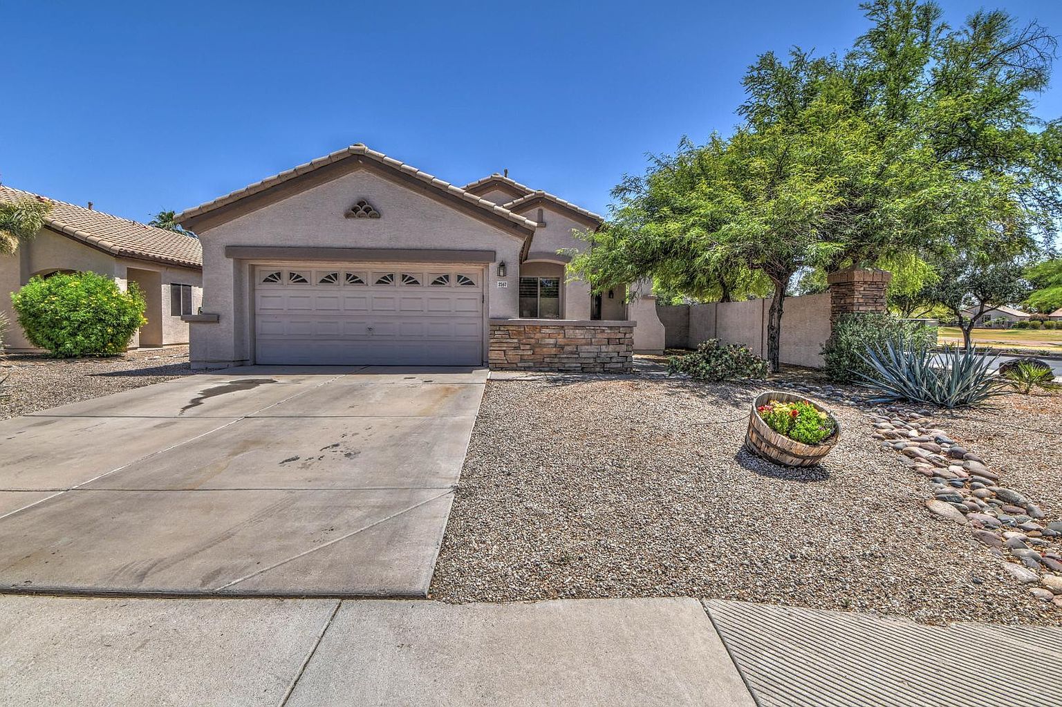 2567 E Brooks St Gilbert, AZ 85296 photo 2