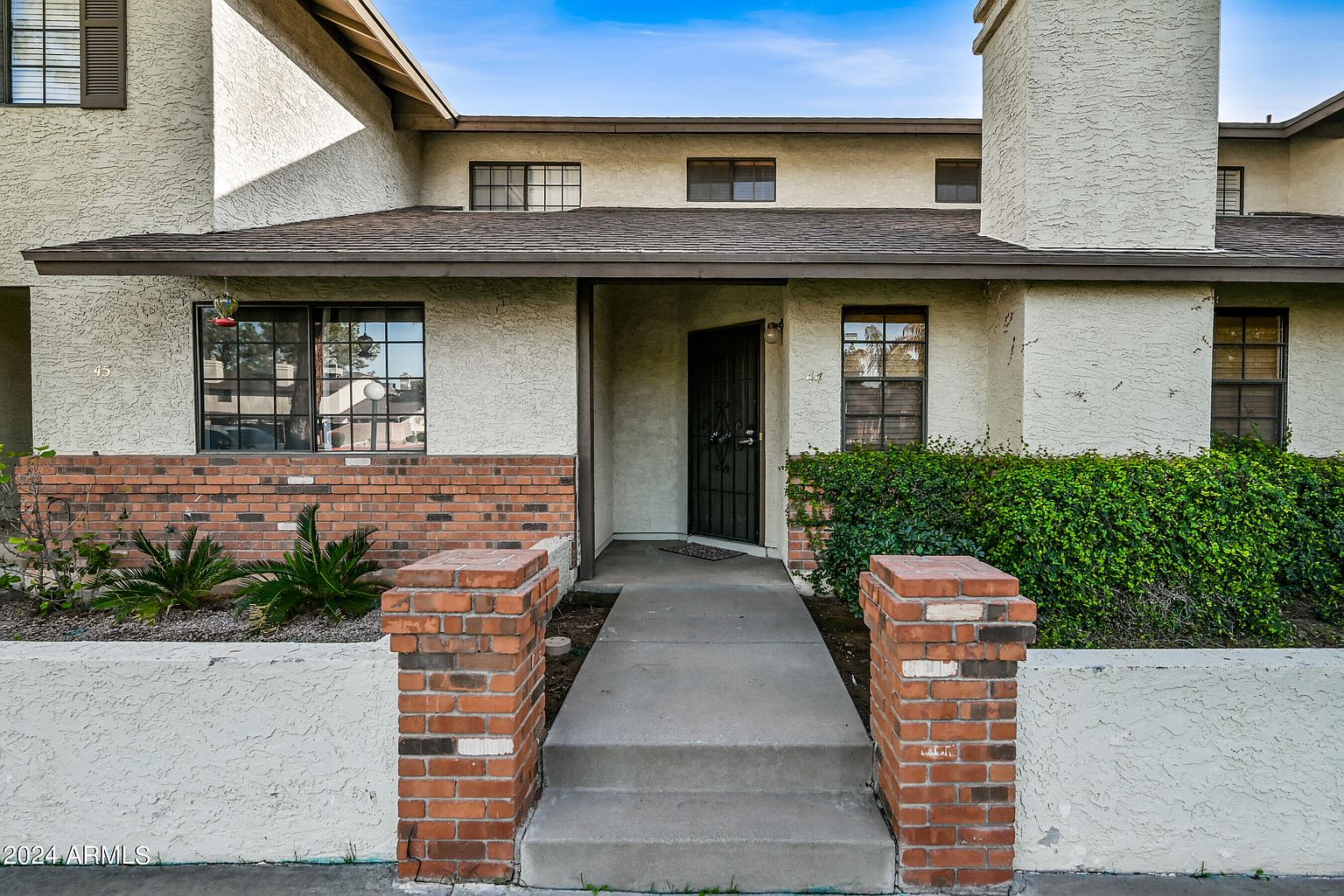 170 E Guadalupe Rd photo 2