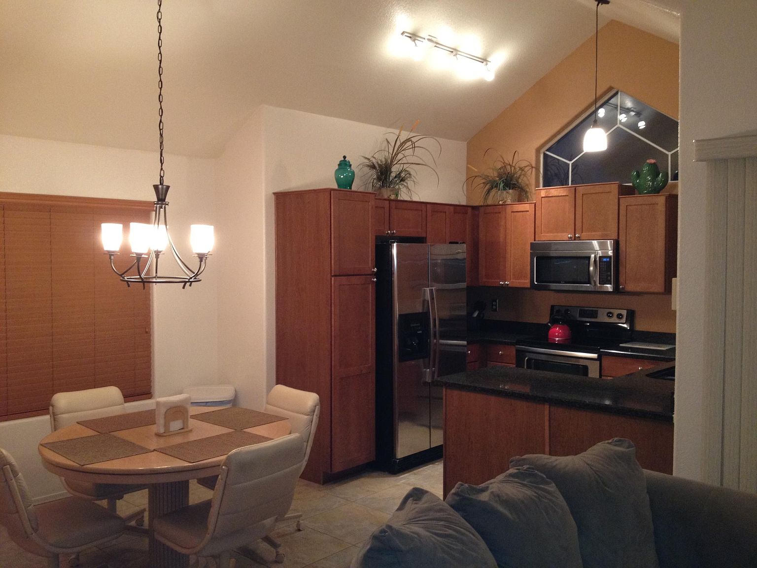 1633 E Lakeside Dr photo 4