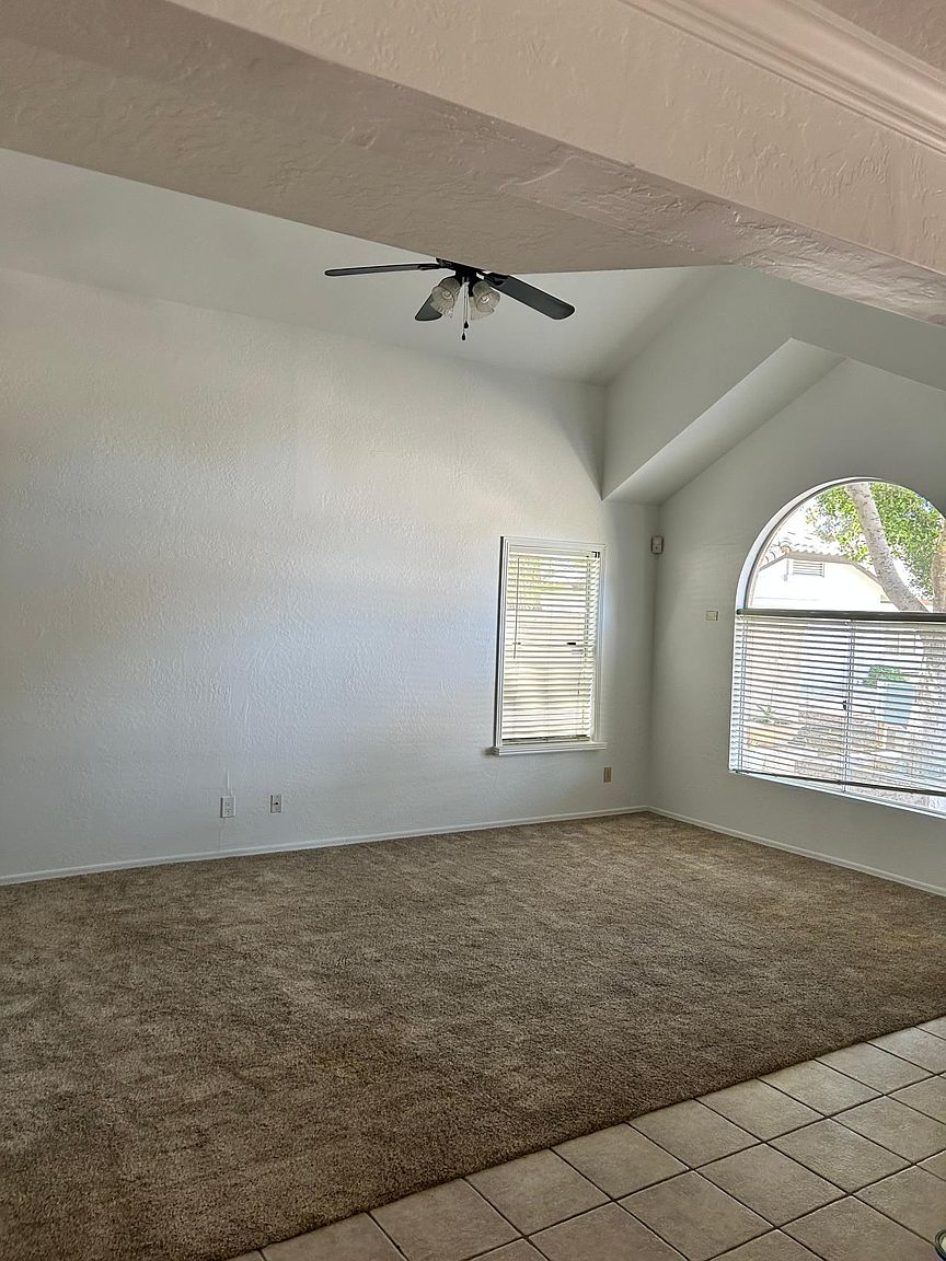 1819 E Marquette Dr photo 3