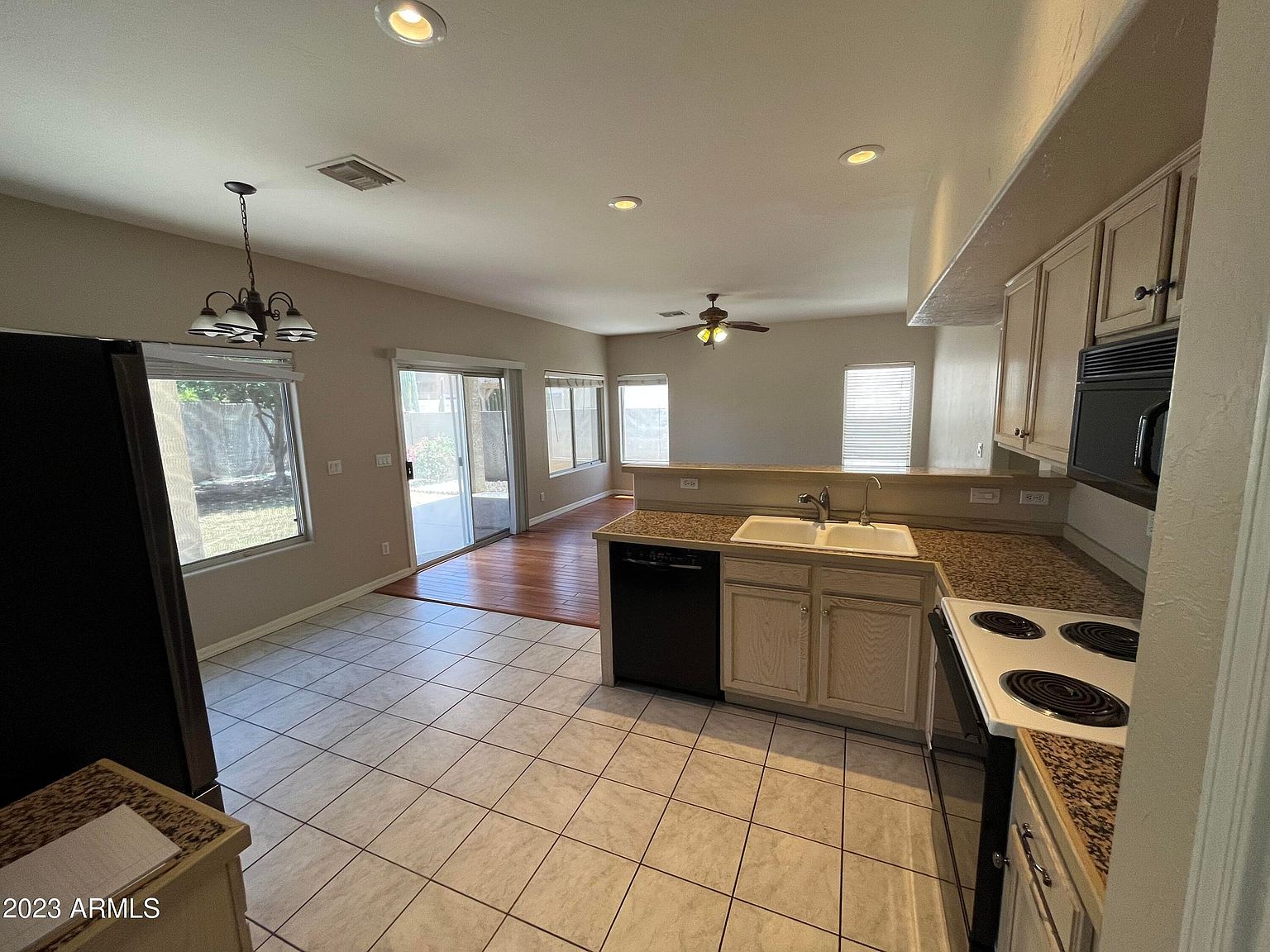 1321 N Palmsprings Dr photo 4