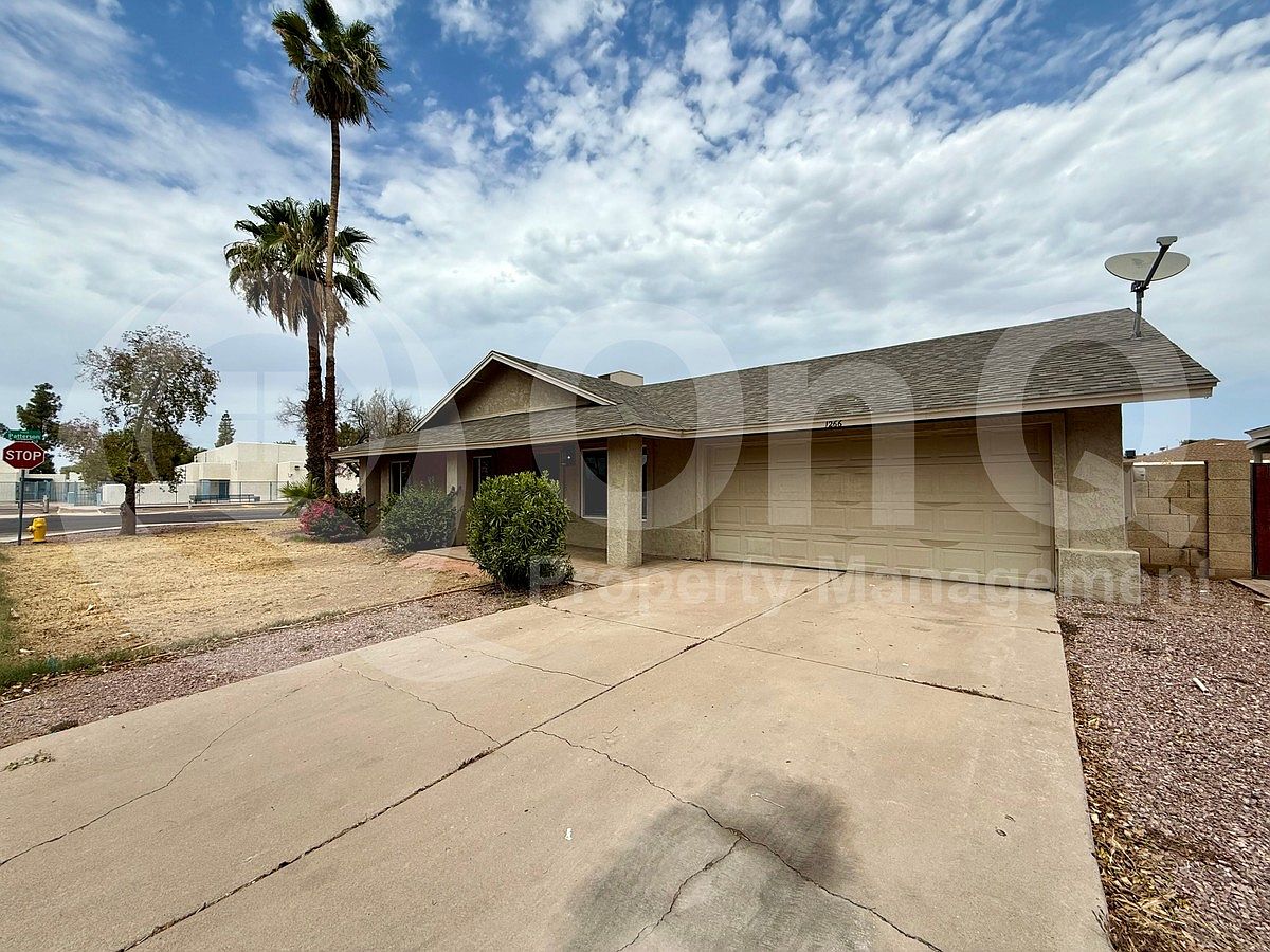 1266 W Mendoza Ave photo 3
