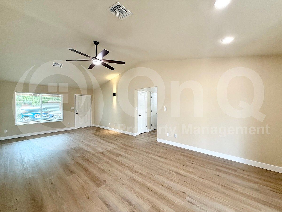 1266 W Mendoza Ave photo 5