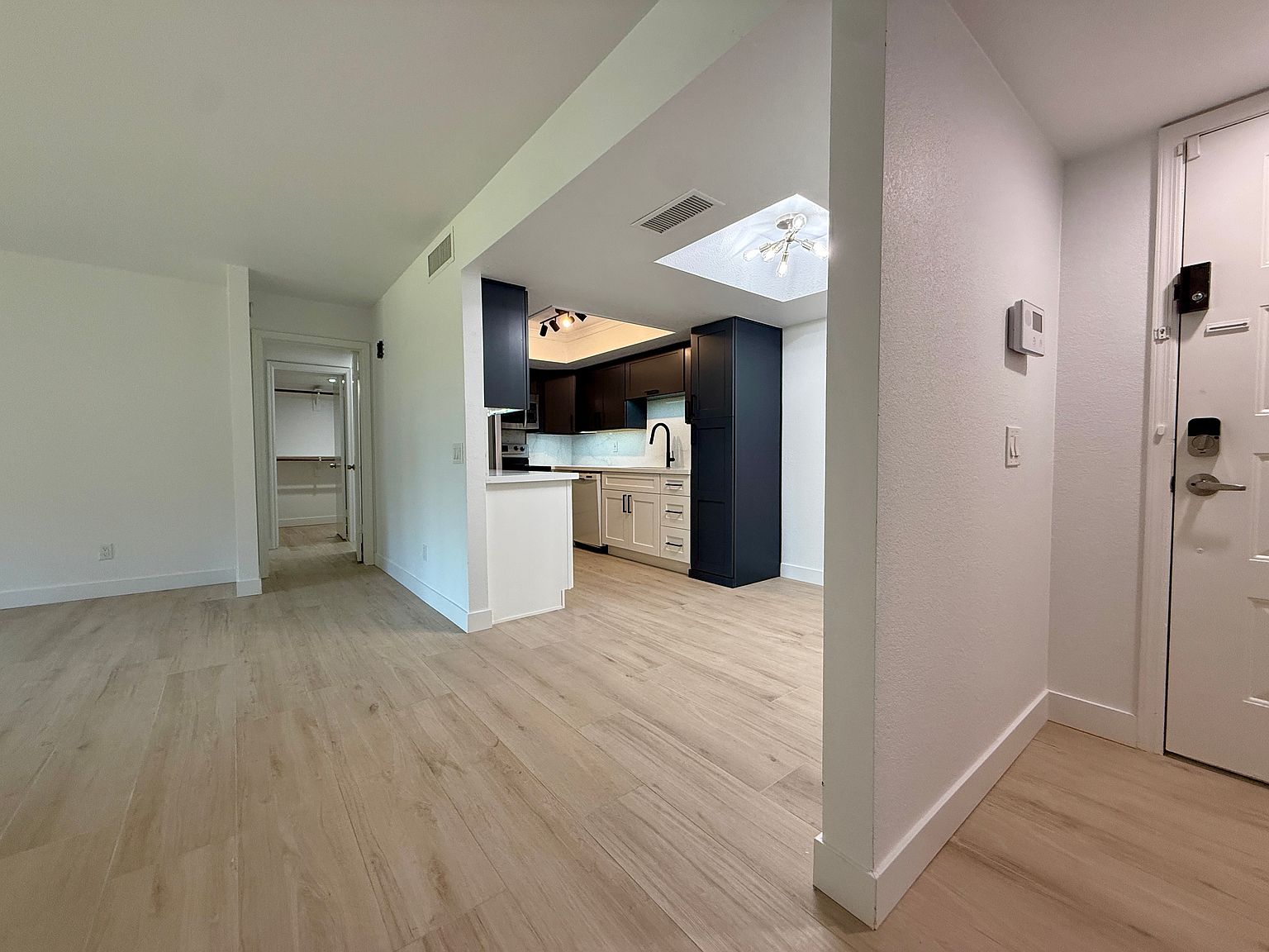 2146 W Isabella Ave photo 5