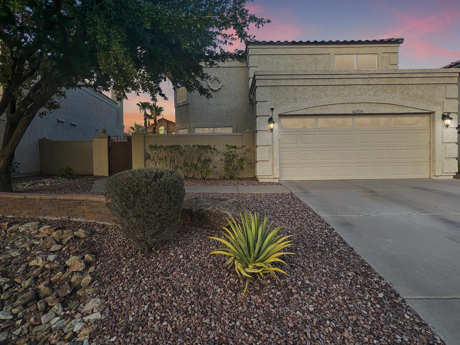 16205 S 34th Way photo 2