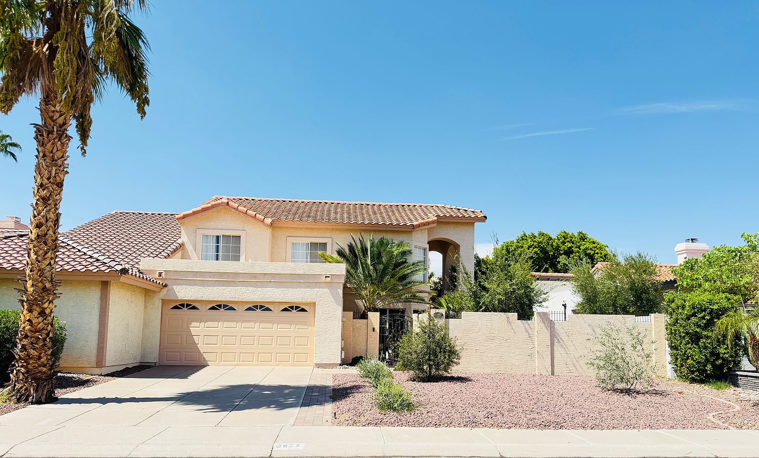 3822 E Wildwood Dr Phoenix, AZ 85048 photo 2