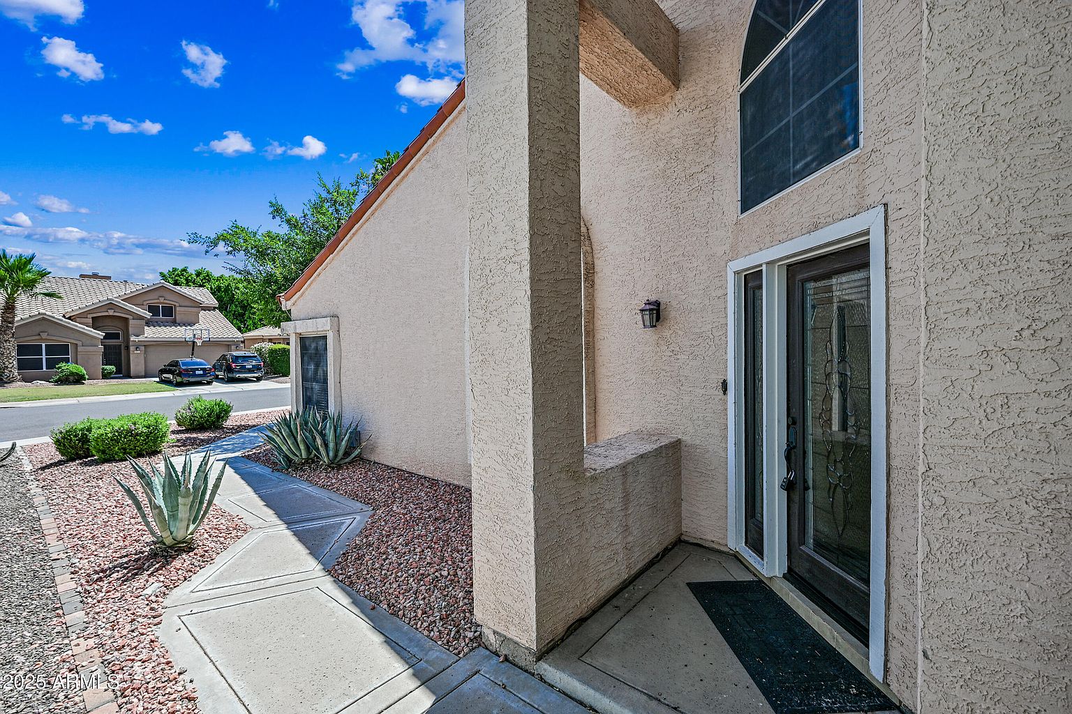 3830 E Tanglewood Dr photo 4