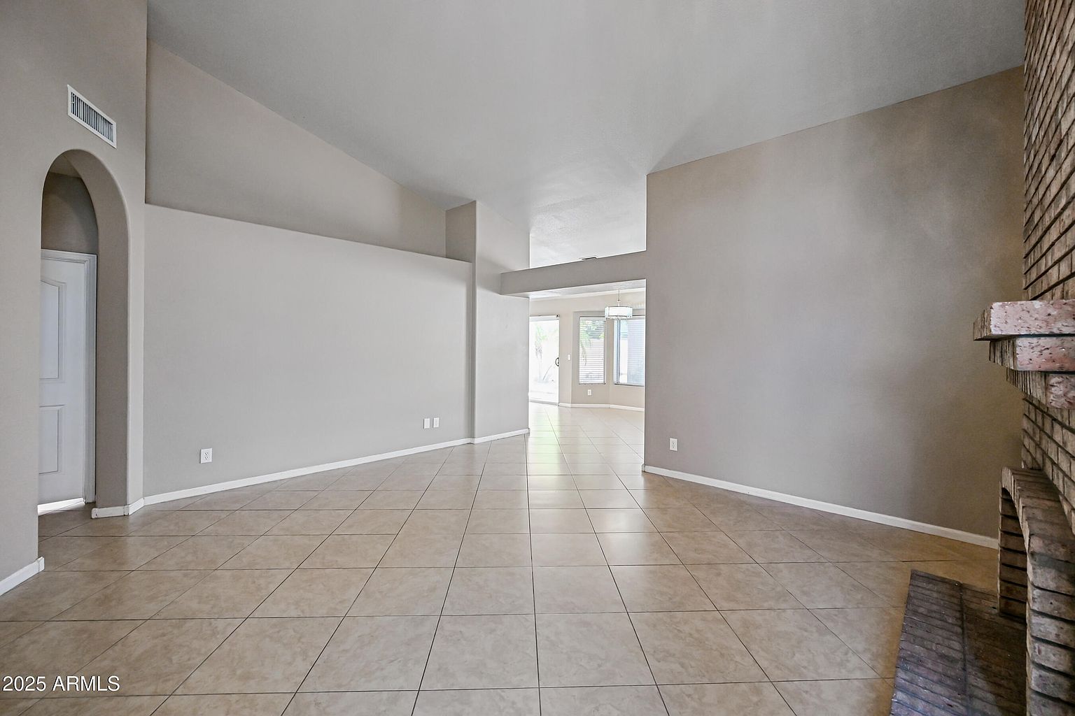 3830 E Tanglewood Dr photo 5