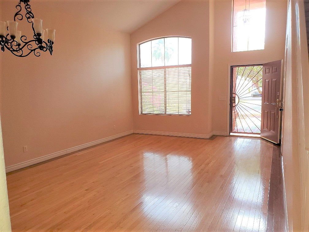 4727 E Goldfinch Gate Ln Phoenix, AZ 85044 photo 3