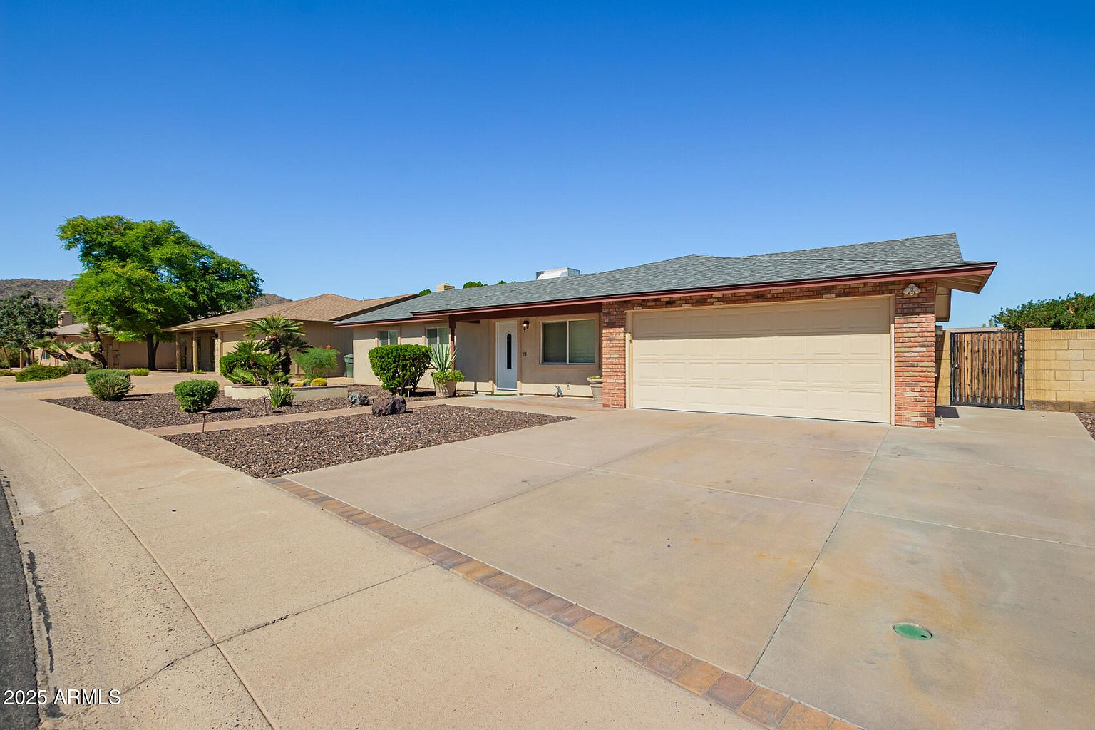 11825 S Coconino St photo 2