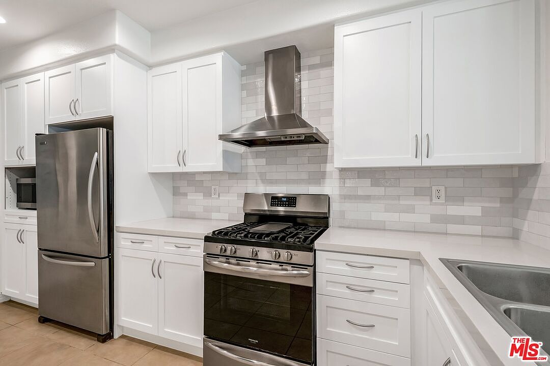 7100 Playa Vista Dr photo 5