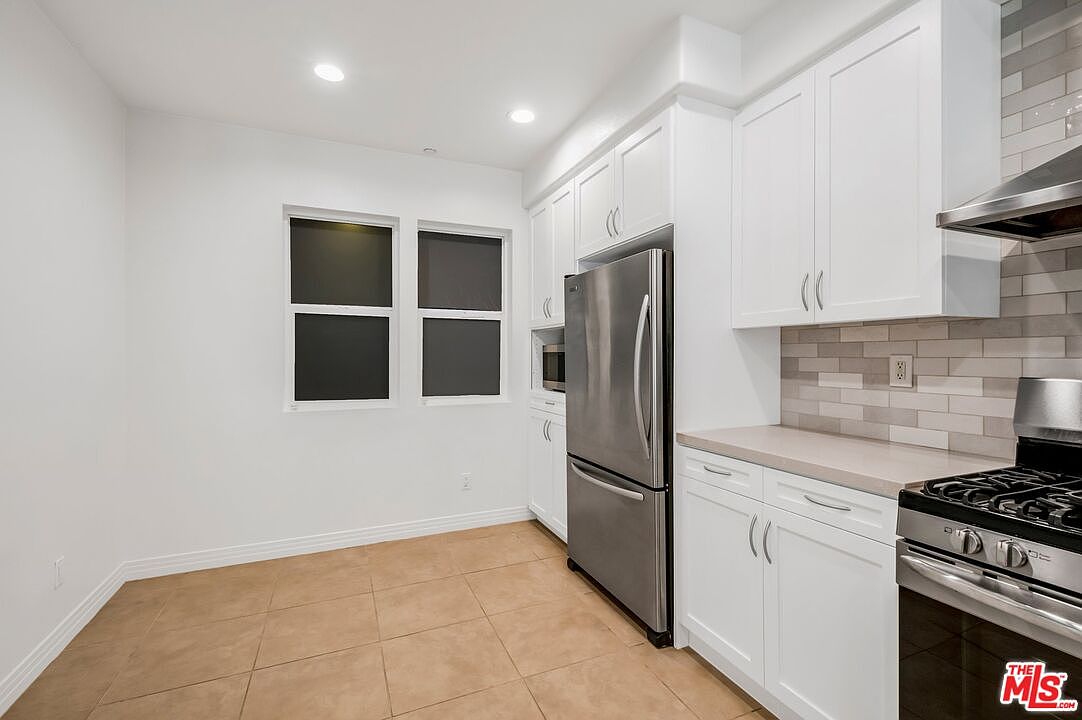 7100 Playa Vista Dr photo 4