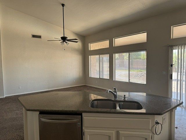 4622 E Desert Willow Rd photo 5